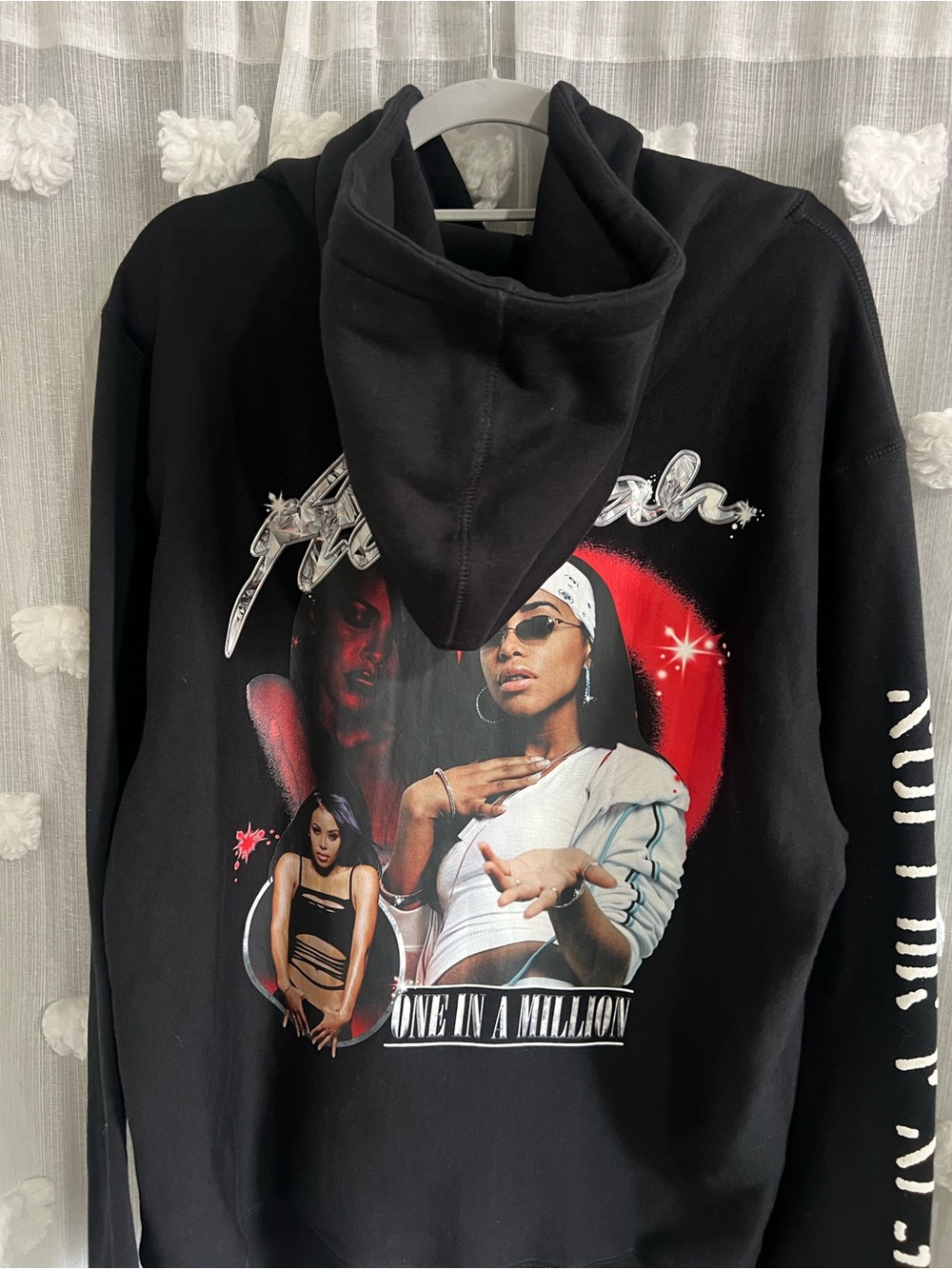 Aaliyah shoe palace Graphic Pullover Hoodie - One in a Million - Picture 3 of 5